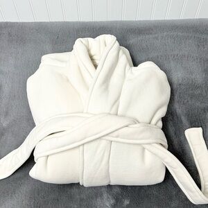 Pottery Barn Cozy Retreat Robe medium ivory